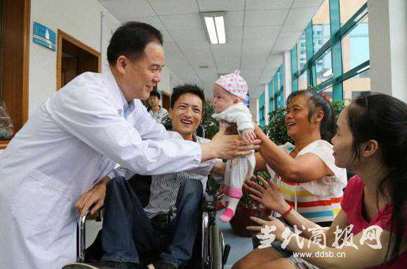 长沙生殖医学医院喜送试管龙凤宝宝